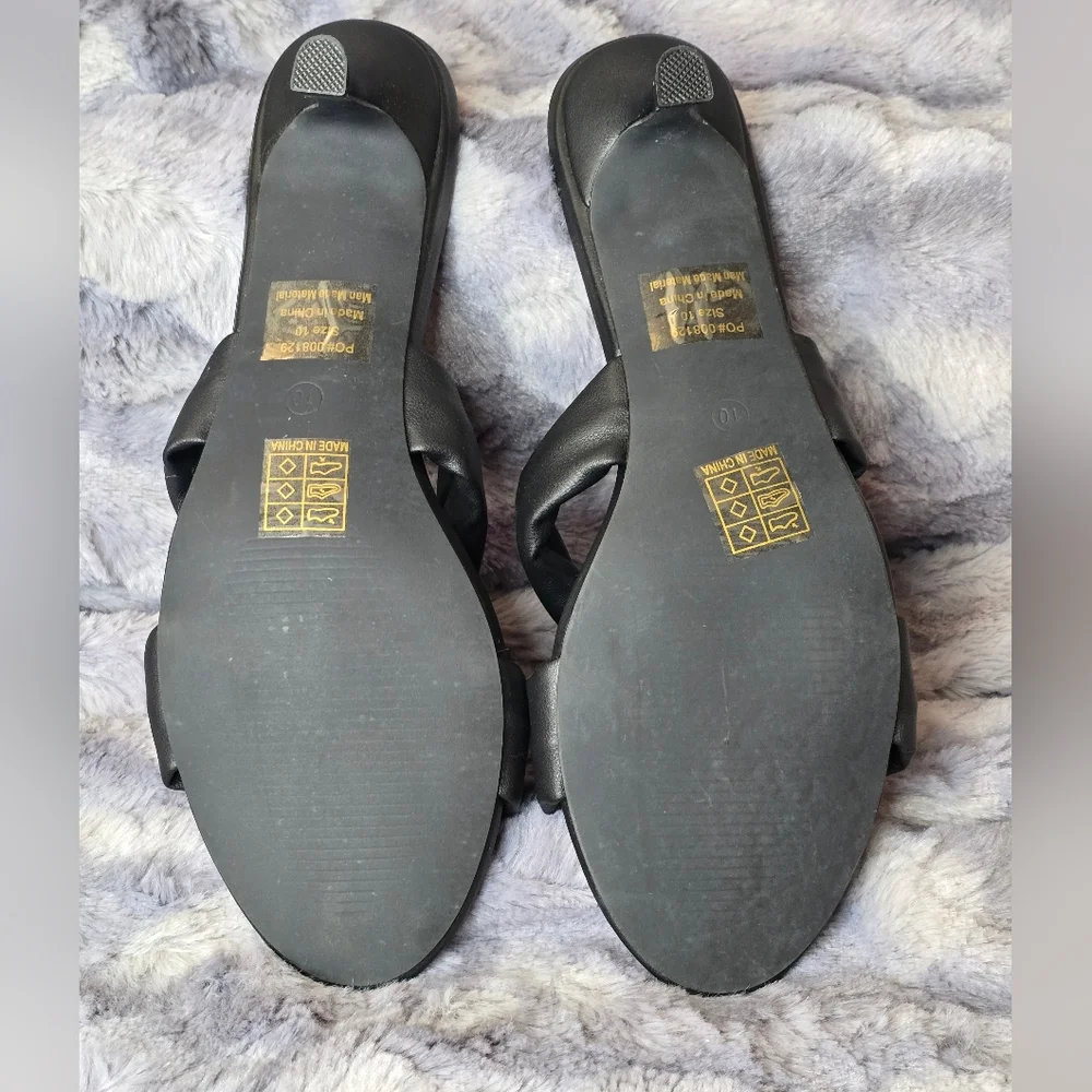 NWB Journee Collection DYLLAN KITTEN HEELS IN FAUX LEATHER Black‎ Size 10 Sandal